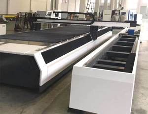 M&aacute;quina de corte a laser de chapas e tubos JLNS3015