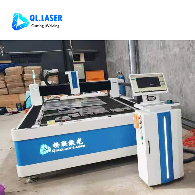 Machine de d&eacute;coupe laser &agrave; fibre &agrave; table unique 6000W 3000&times;1500mm avec laser MAX